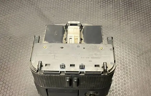 Nissan X-Trail T30 Car ashtray 68108EQ400