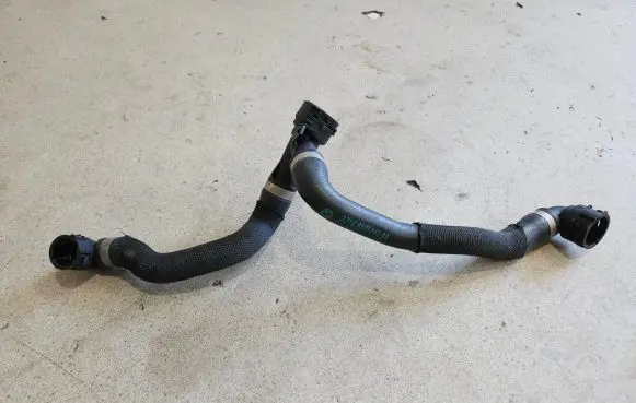 BMW X3 G01 Engine coolant pipe/hose 8591942