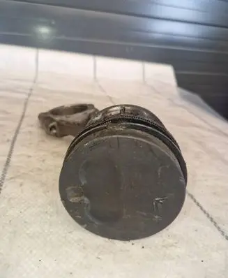 Jeep Cherokee Piston with connecting rod 030149513A