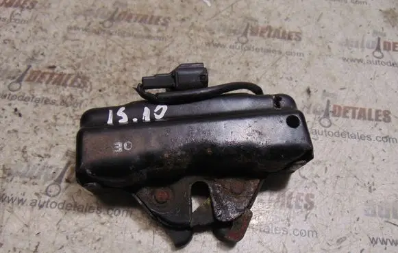 Lexus IS 220D-250-350 Engine bonnet/hood lock/catch
