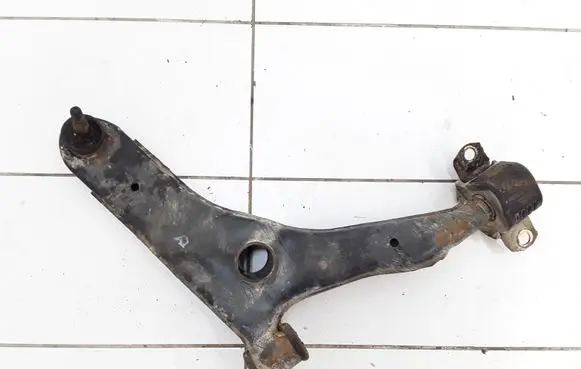 Volvo S40, V40 Front lower control arm/wishbone