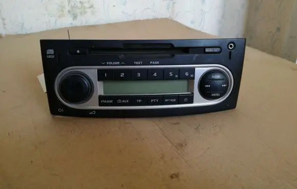 Mitsubishi Colt Radio/CD/DVD/GPS head unit 8701A239