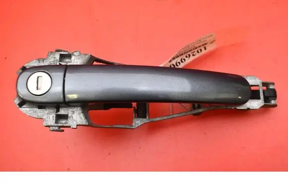 Skoda Octavia Mk2 (1Z) Front door exterior handle 