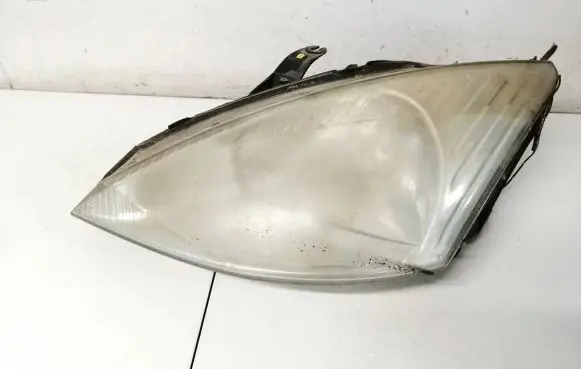 Ford Focus Headlight/headlamp xs4x13006