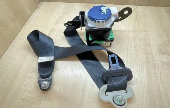 Mazda 6 Front seatbelt 0437002 1062542AA 1063728