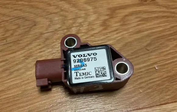 Volvo V50 Airbag deployment crash/impact sensor 9206975 MRSA5 8840A5