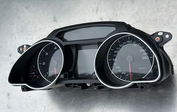 Audi A5 Sportback 8TA Speedometer (instrument cluster) 8T0920931M AX556R8A