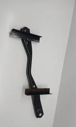 Toyota RAV 4 (XA40) Battery bracket 