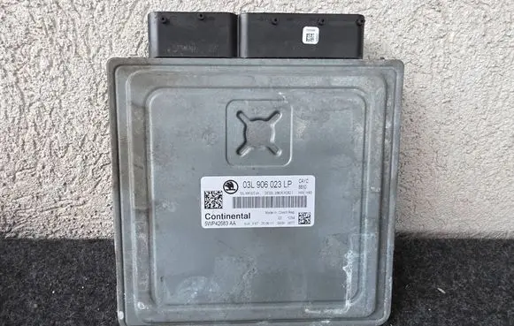 Skoda Octavia Mk2 (1Z) Engine control unit/module 03L906023LP