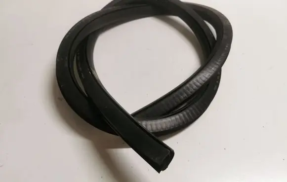 Audi A5 8T 8F Rubber seal front coupe door 8T0831707D
