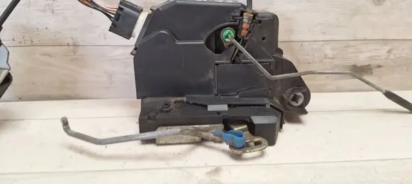 Land Rover Freelander Front door lock 