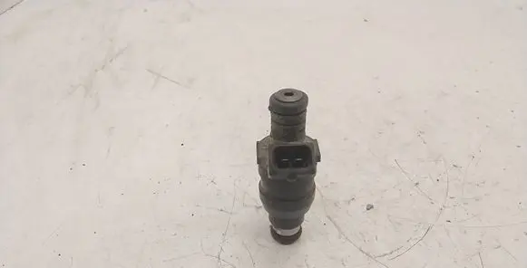 BMW 5 E39 Fuel injector 1747406