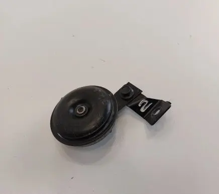 Nissan Leaf II (ZE1) Horn signal 004020
