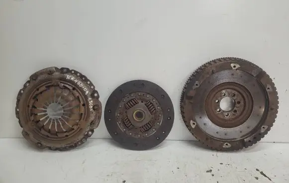 Renault Kangoo II Clutch set kit 8200335084