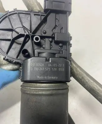 Peugeot 206 Wiper motor 0390241523
