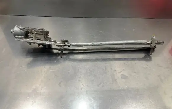 Front wiper linkage and motor