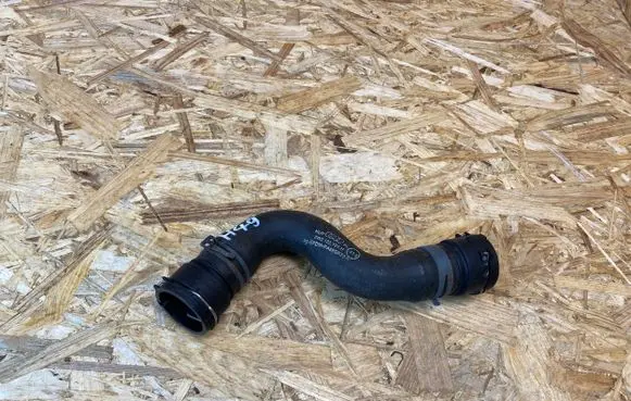 Audi A4 S4 B9 Engine coolant pipe/hose 8W0122101H