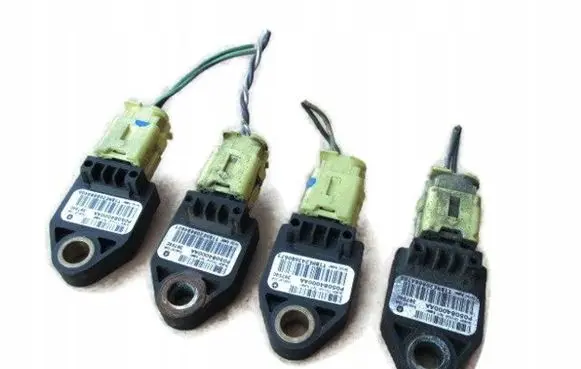 Jeep Cherokee III KJ Airbag deployment crash/impact sensor