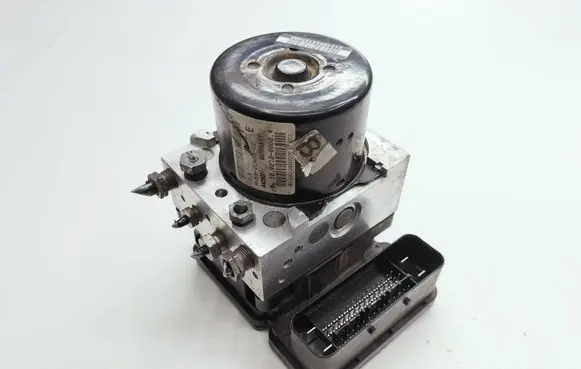 Ford Fiesta ABS Pump AV592C405CC