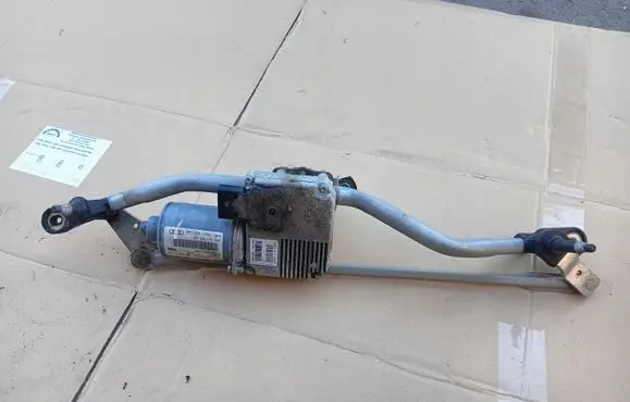 Audi A4 S4 B8 8K Front wiper linkage and motor 8K1955119A