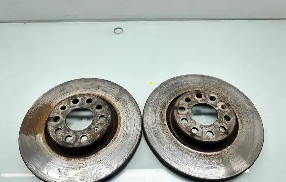 Volkswagen PASSAT B7 Front brake disc