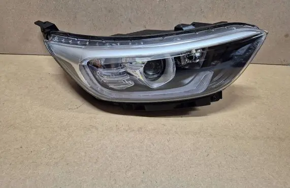 KIA Stonic Headlight/headlamp 92102H8