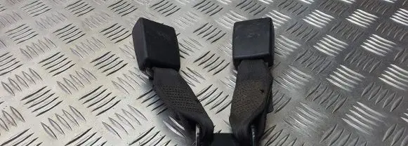 Toyota Avensis T220 Rear seatbelt buckle G181298 82487
