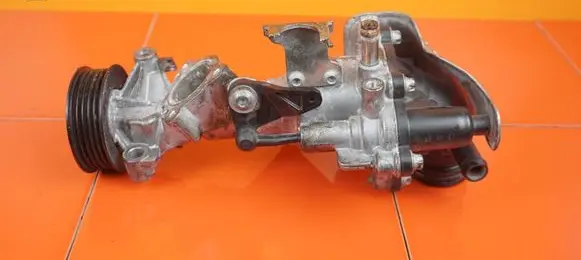 Mercedes-Benz B W246 W242 Water pump A2702000800 270910