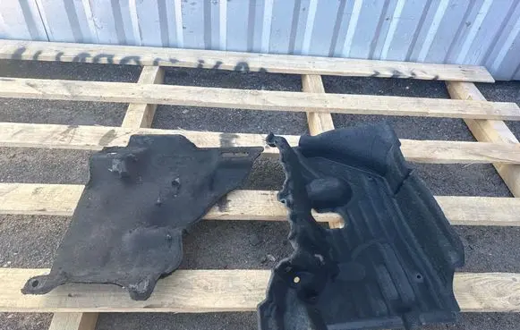 Volkswagen Transporter - Caravelle T5 Engine splash shield/under tray