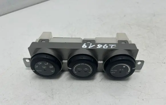 Nissan X-Trail T30 Climate control unit 27500EQ410 C5418