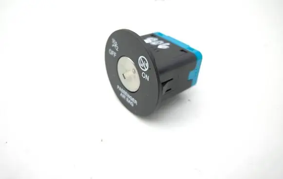 Passenger airbag on/off switch