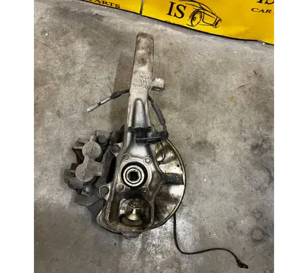 Mercedes-Benz GL X166 Front wheel hub A16609