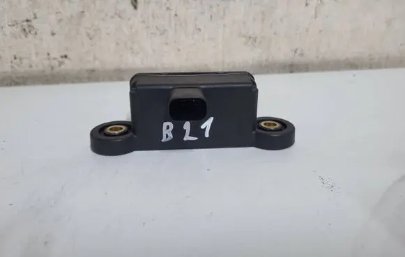 Mercedes-Benz S W221 ESP acceleration yaw rate sensor A0055422018 10170106333 GH78D10Q7N