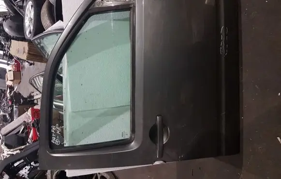 Nissan Pathfinder R51 Front door