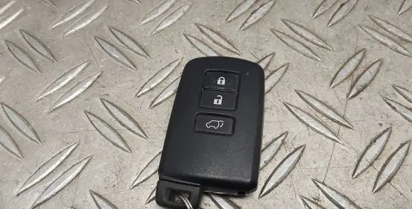 Toyota RAV 4 (XA40) Ignition key/card 