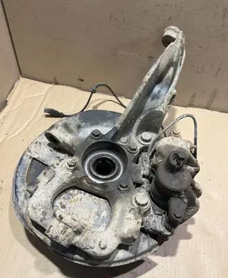 Land Rover Discovery 3 - LR3 Front wheel hub spindle knuckle RUB000224