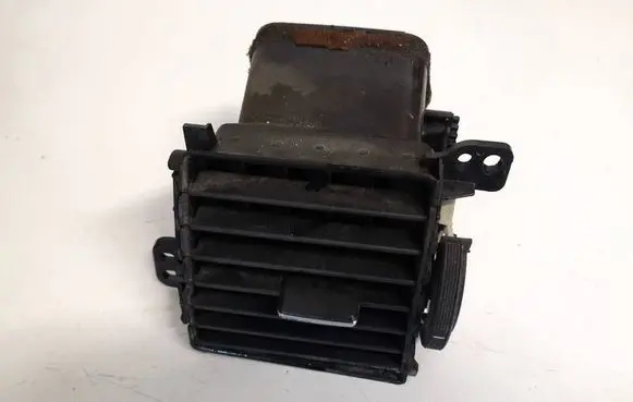 Toyota Auris 150 Dash center air vent grill bourbon9474