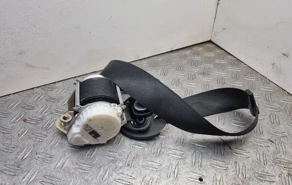 BMW X3 E83 Front seatbelt 33033302 34003070B