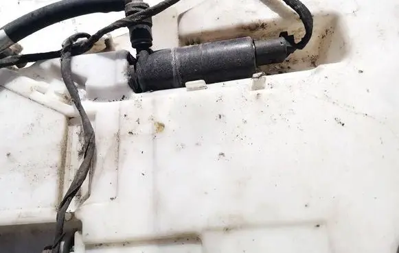 BMW 5 F10 F11 Headlight washer pump