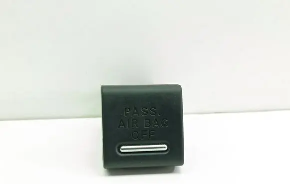 Passenger airbag on/off switch
