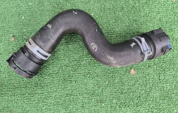 Audi Q5 SQ5 Engine coolant pipe/hose 80A122101BM