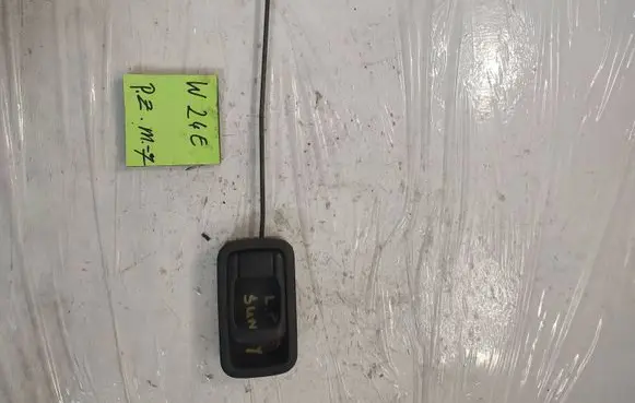 Nissan Sunny Front door interior handle 3215646