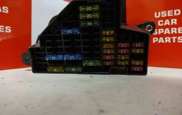 Volkswagen PASSAT B6 Fuse box set 3C2941824
