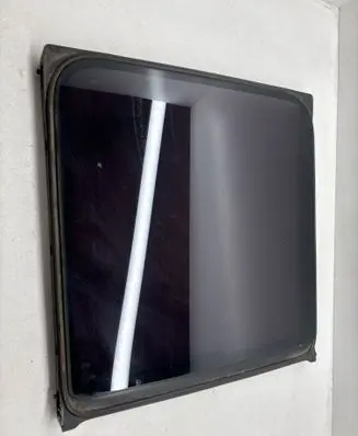 Volkswagen Transporter - Caravelle T5 Sliding door window/glass 43R004343 900000 DOT609AS2M10