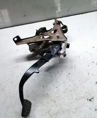 Clutch pedal