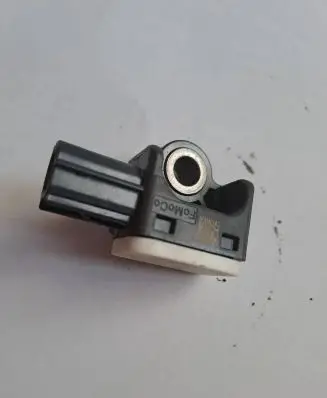 Ford Mondeo MK IV Airbag deployment crash/impact sensor 100615103