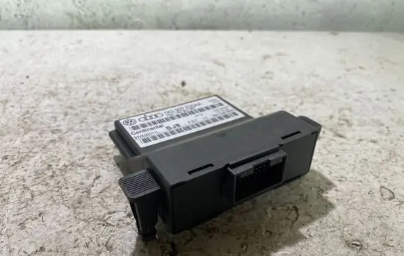 Volkswagen Golf VI Gateway control module 1K0907951 5WK50011L