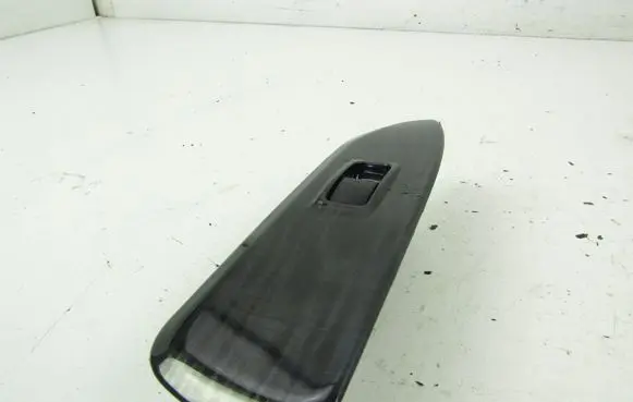 Mitsubishi Lancer Electric window control switch MR587851