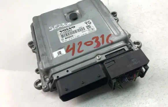 Volvo XC70 Engine control unit/module ECU 31336983 0281018414