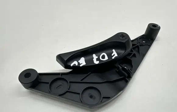 Engine bonnet (hood) release handle